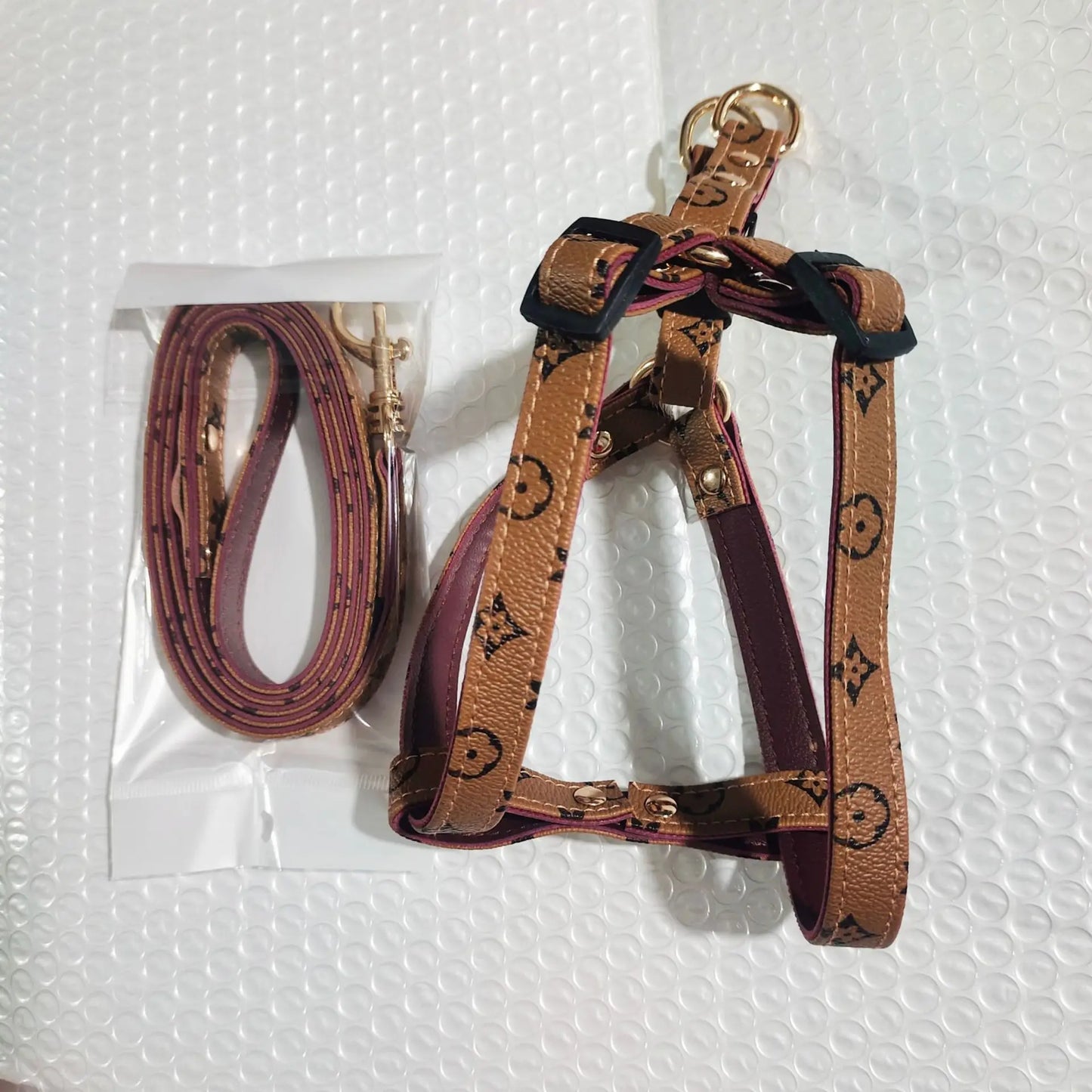 Trendy Brand New Product, Aged Leather Pet Supplies, Adjustable Cute Pet Chest And Back, Dog And Cat Leash Set
